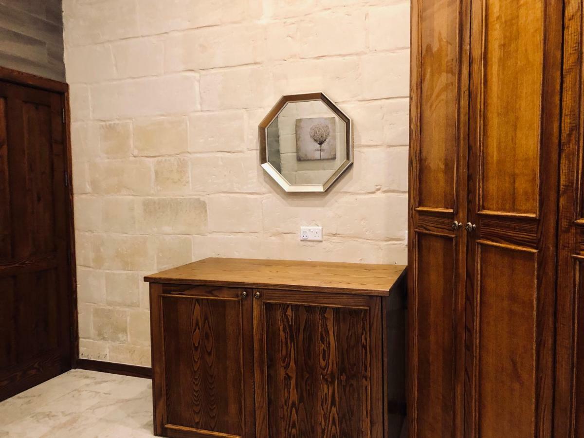 スリーマ Modern Maltese Houseヴィラ エクステリア 写真