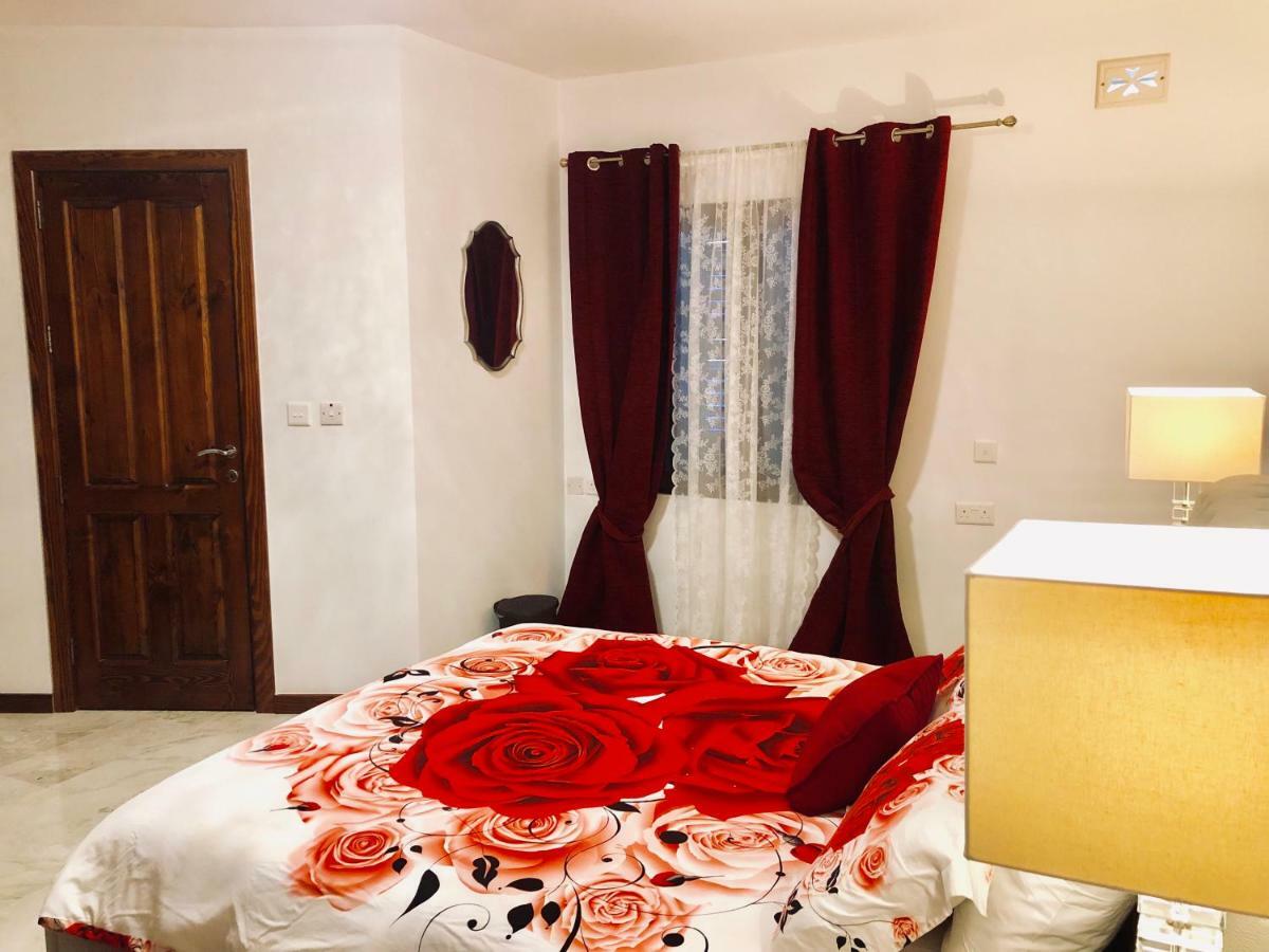 スリーマ Modern Maltese Houseヴィラ エクステリア 写真